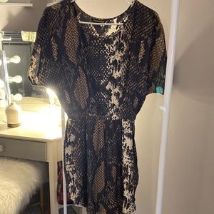 Silk sneak skin with pockets